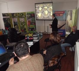Simpozion de prezentare produse si tehnologii in agricultura Marcoser in Filipesti de Targ noiembrie 2013