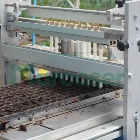 Masina de semanat semiautomata pentru seminte de legume si flori