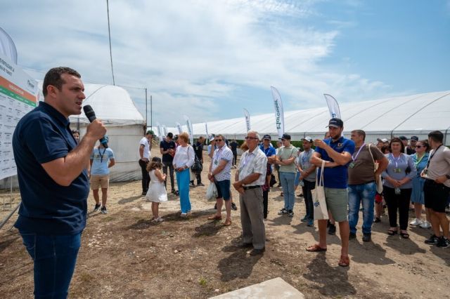 Ing. Catalin Petrache prezinta planurile de fertilizare la cultura de tomate